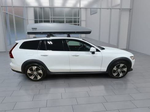 Used 2020 Volvo V60 T5 Cross Country w/ Protection Package Premier AWD/4WD image 9