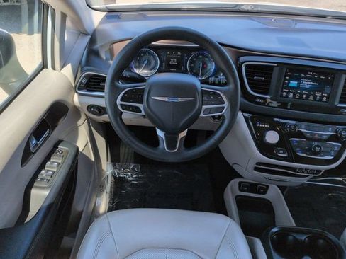Used 2021 Chrysler Voyager Lxi FWD image 15