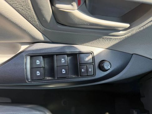 Used 2017 Toyota Sienna L FWD image 22