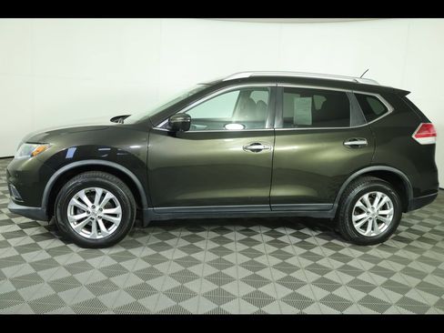 Used 2016 Nissan Rogue SV w/ SV Premium Package image 4
