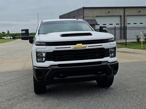 Used 2025 Chevrolet Silverado 2500 Custom w/ Custom Convenience Package AWD/4WD image 3