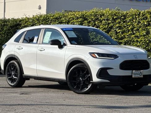 Certified 2025 Honda HR-V Sport image 2