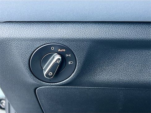 New 2025 Volkswagen Jetta SE image 10