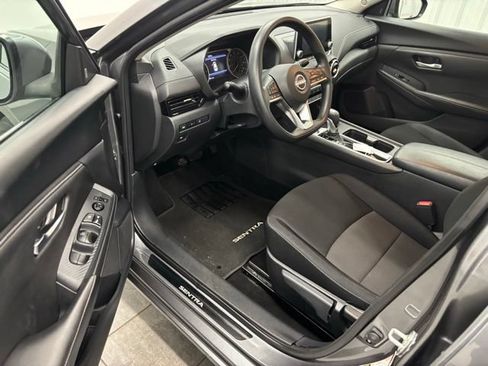 Used 2025 Nissan Sentra SV FWD image 10