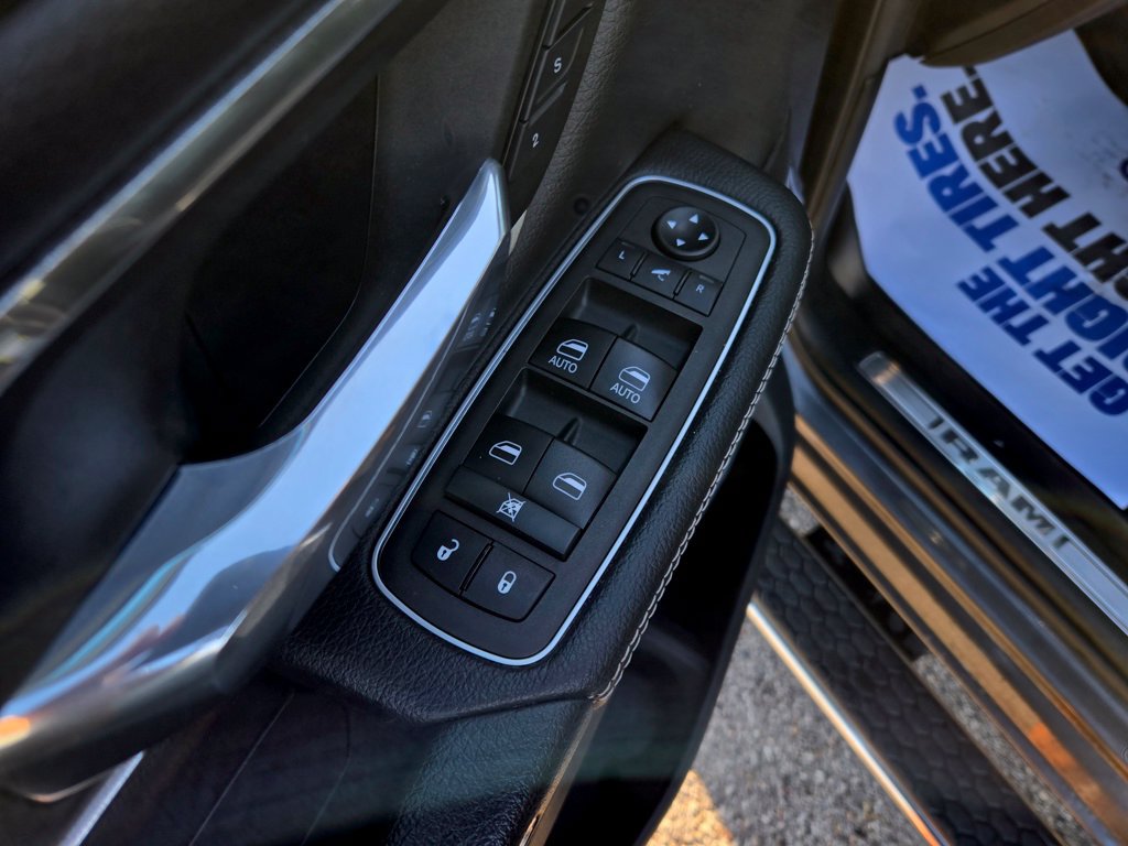 Used 2021 RAM 1500 Laramie AWD/4WD image 14