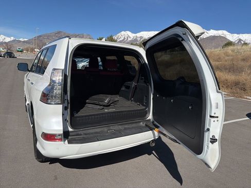 Used 2022 Lexus GX 460 Premium w/ Premium Package image 29