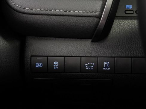 Used 2020 Toyota Camry SE FWD image 40