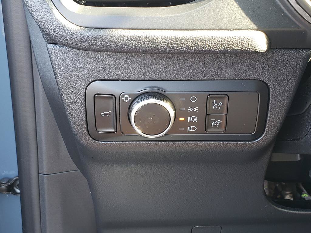 Used 2025 Ford Escape Active w/ Cold Weather Package FWD image 15