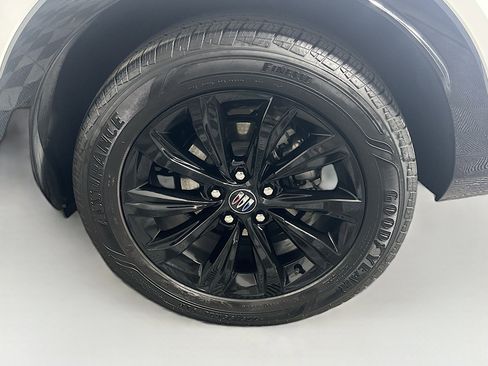 Used 2025 Buick Envista Sport Touring image 11