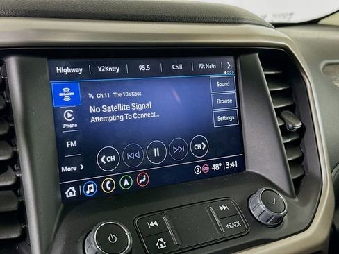 Used 2023 GMC Acadia Denali w/ Denali Ultimate Package AWD/4WD image 18