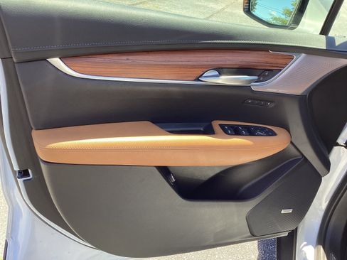 Used 2024 Cadillac XT5 Premium Luxury FWD image 16