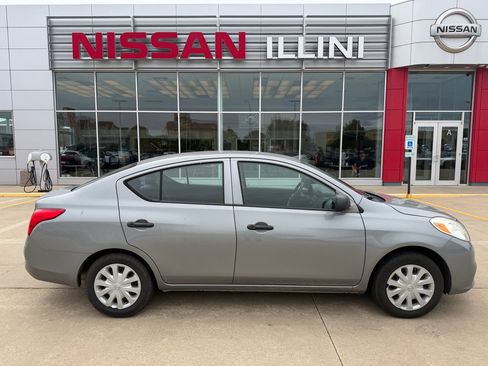Used 2014 Nissan Versa S FWD image 1