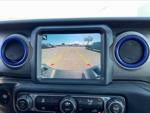Used 2021 Jeep Gladiator Sport AWD/4WD image 27
