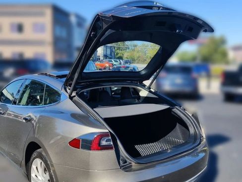 Used 2015 Tesla Model S 85D image 16