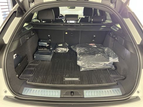 New 2025 Land Rover Range Rover Velar S image 26
