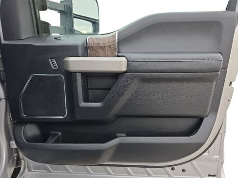 Used 2017 Ford F350 Lariat w/ Lariat Ultimate Package AWD/4WD image 22
