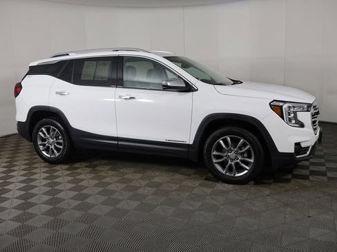 Used 2022 GMC Terrain SLT image 18