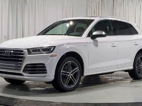 Used 2018 Audi SQ5 Premium Plus w/ Navigation Package image 5