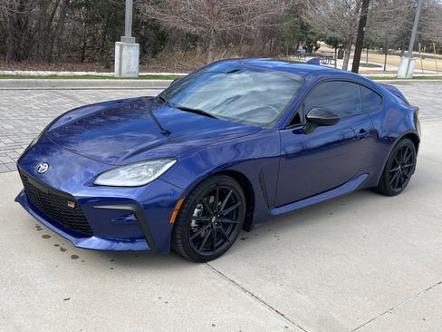 Used 2023 Toyota GR86 Premium image 5