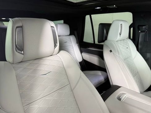 New 2026 Cadillac Escalade Platinum Sport w/ LPO, ONYX Package AWD/4WD image 35