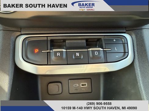 Used 2021 GMC Acadia SLE w/ Driver Convenience Package image 24