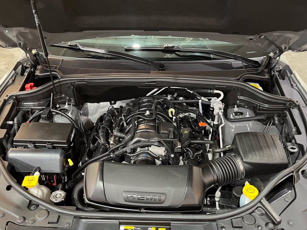Used 2025 Dodge Durango R/T AWD/4WD image 7