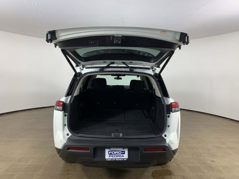 Used 2025 Nissan Pathfinder SV image 12