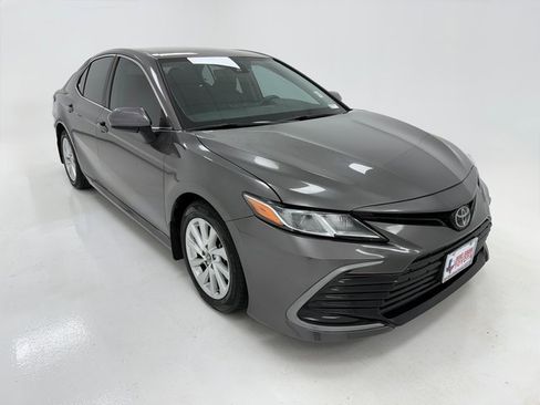 Used 2023 Toyota Camry LE image 2