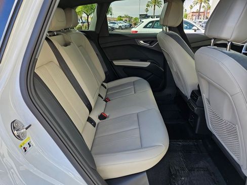 Used 2024 Audi Q4 e-tron Premium w/ Convenience Package image 23