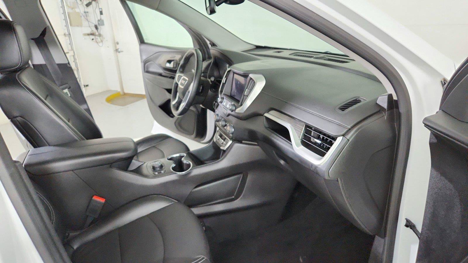 Used 2024 GMC Terrain SLT AWD/4WD image 28