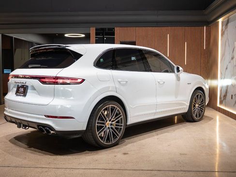 Used 2022 Porsche Cayenne Turbo S AWD/4WD image 7