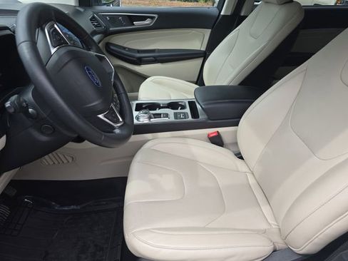 Used 2022 Ford Edge Titanium w/ Equipment Group 301A AWD/4WD image 30