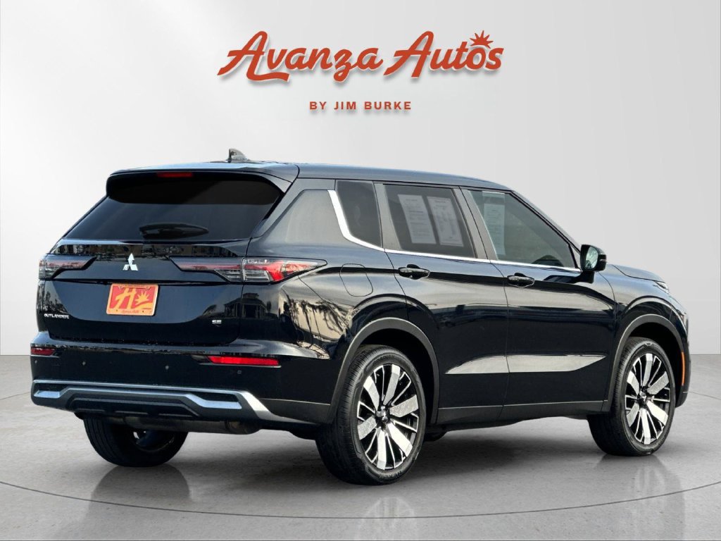 Used 2025 Mitsubishi Outlander SE AWD/4WD image 5