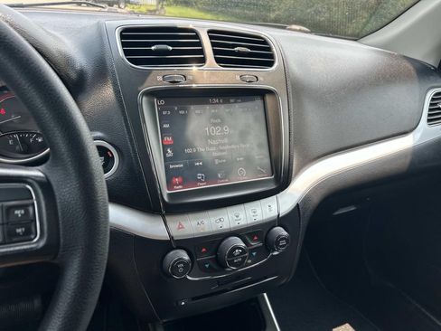 Used 2019 Dodge Journey SE FWD image 28