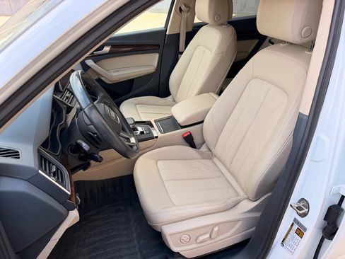 Used 2020 Audi Q5 2.0T Premium Plus w/ Premium Plus Package AWD/4WD image 10