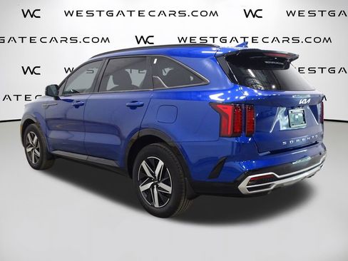 Used 2022 Kia Sorento EX w/ Panoramic Sunroof Package image 5