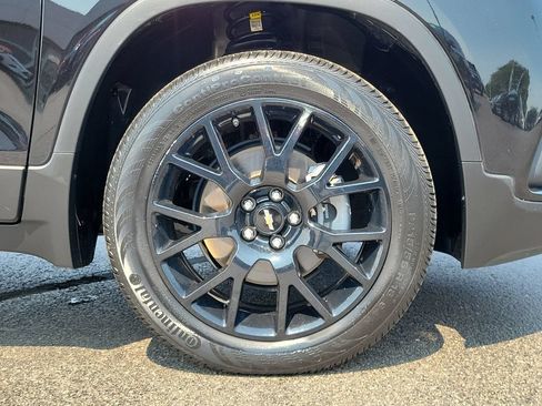 Used 2022 Chevrolet Trax LT w/ Premium Seat Package AWD/4WD image 9
