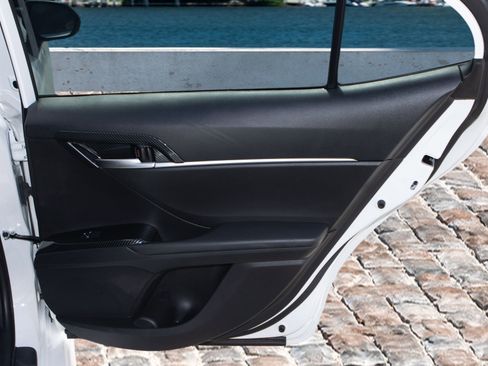 Used 2023 Toyota Camry SE image 13