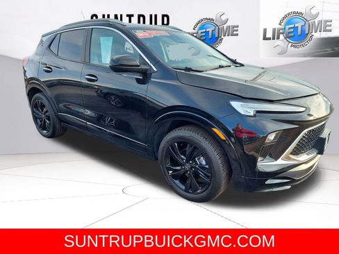 Used 2024 Buick Encore GX Sport Touring image 2