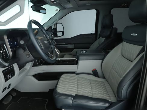 Used 2024 Ford F250 Limited w/ FX4 Off-Road Package image 21