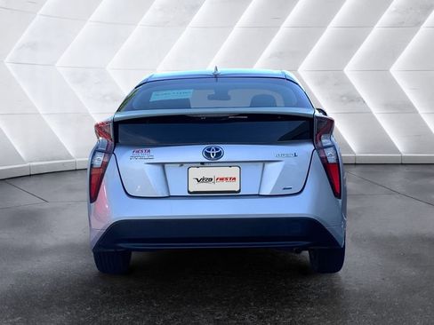 Used 2018 Toyota Prius Two FWD image 5