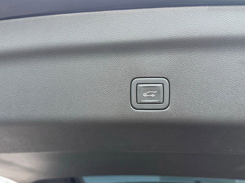 Used 2024 Cadillac Escalade ESV Premium Luxury image 29