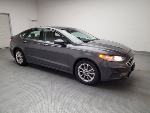 Used 2019 Ford Fusion SE image 11