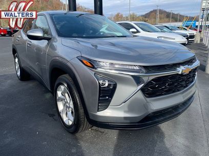 Used 2024 Chevrolet Trax LS w/ LS Convenience Package