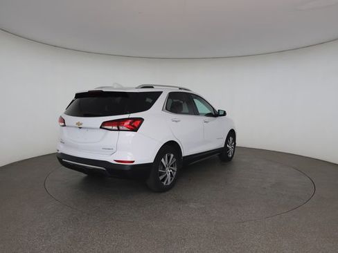 Used 2022 Chevrolet Equinox Premier FWD image 18