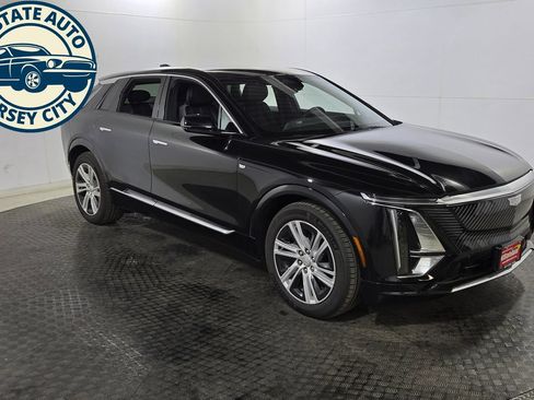 Used 2024 Cadillac Lyriq Tech AWD/4WD image 9