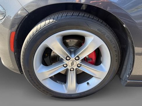 Used 2018 Dodge Charger R/T RWD image 9