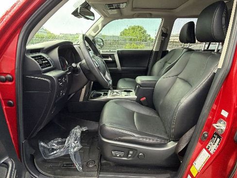 Used 2022 Toyota 4Runner Limited RWD image 16