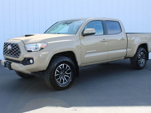 Used 2020 Toyota Tacoma TRD Sport w/ Technology Package AWD/4WD image 5