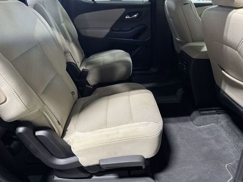 Certified 2023 Chevrolet Traverse LT image 28
